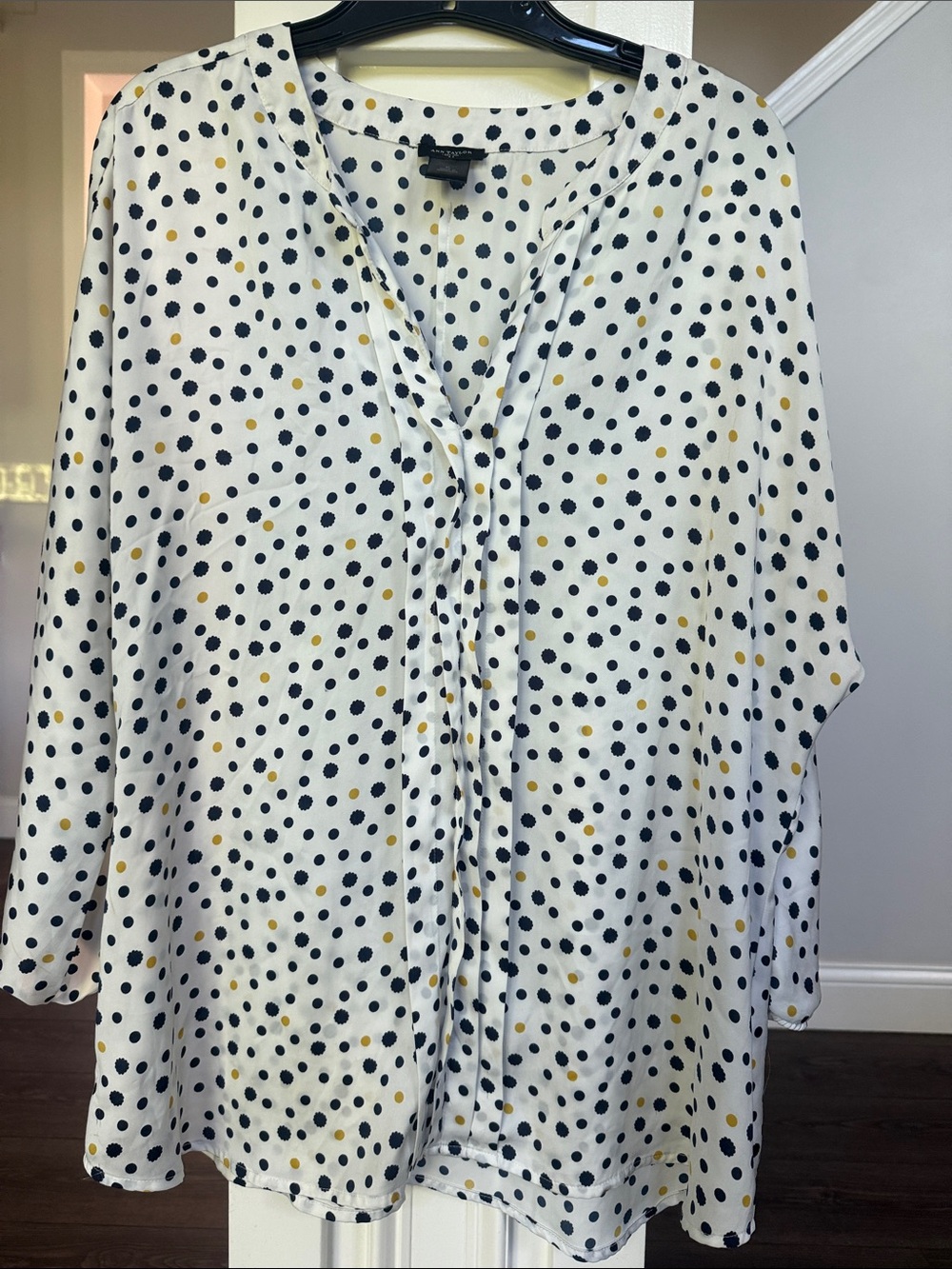 Ann Taylor Satin White V Neck Blouse with Navy & Gold Polka Dots XL
